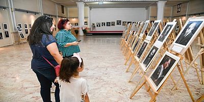 84 Atatürk portresi 75. Yıl Sanat Galerisi’nde sergileniyor