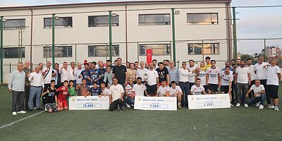 Mahalleler Arası Futbol Turnuvasında Dostluk Kazandı