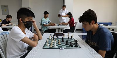 Yüreğir'de satranç turnuvası heyecanı