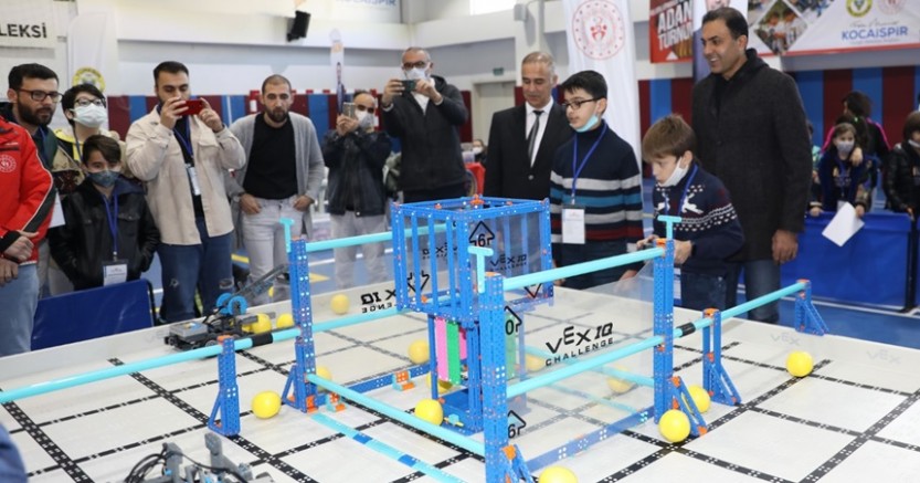 Uluslararası Vex Robotics Adana Turnuvası nefes kesti